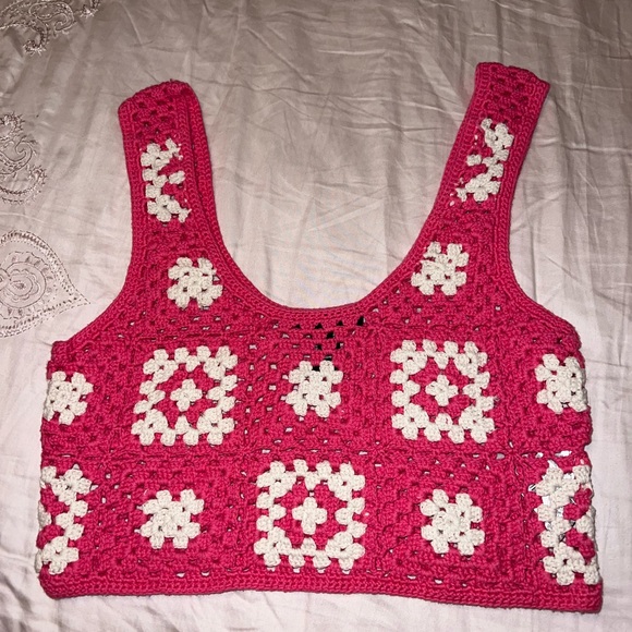 Forever 21 EUC crochet short sleeve crop top - Picture 2 of 6